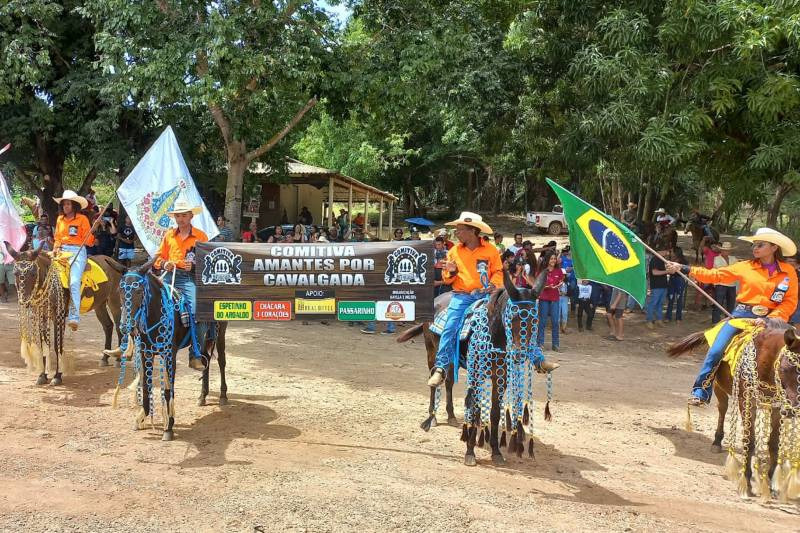 Evento contou com a apresentação de vaqueiros e montadores de cavalos na Vila Curral Preto, no rio Sereno